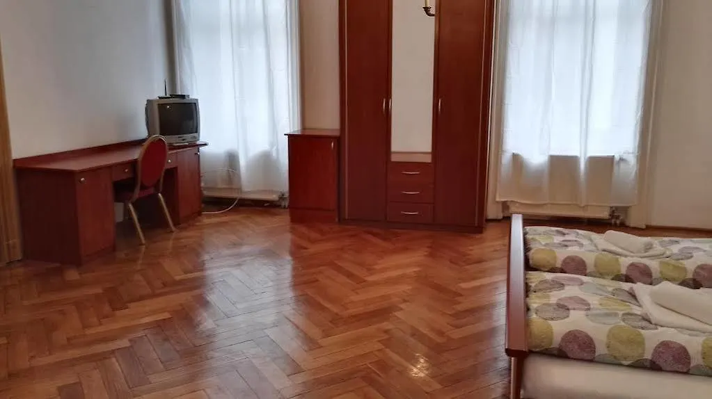 Hotel Ozone Private Rooms And Hostel Budapest