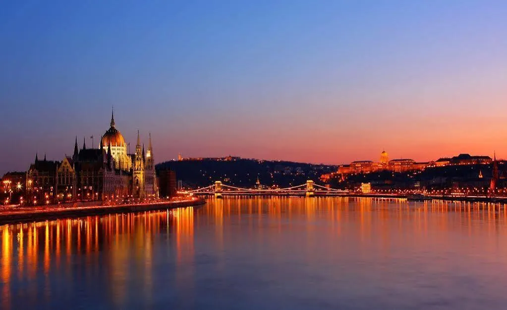 Ozone Private Rooms And Hostel Budapest