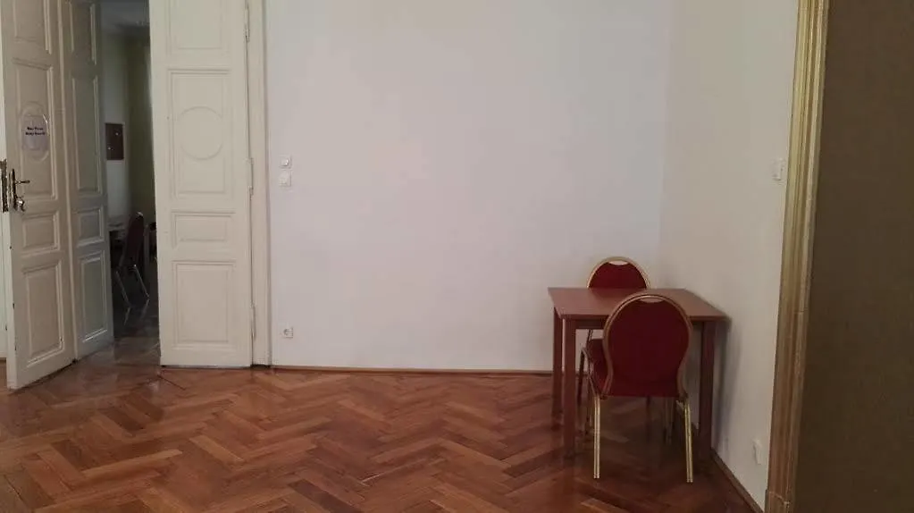 Hotel Ozone Private Rooms And Hostel Budapest
