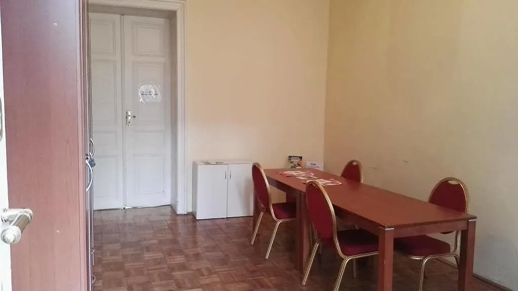 Ozone Private Rooms And Hostel Budapest
